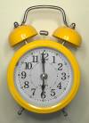 Επιτραπέζιο Ρολόι Ξυπνητήρι Κίτρινο (ΟΕΜ)