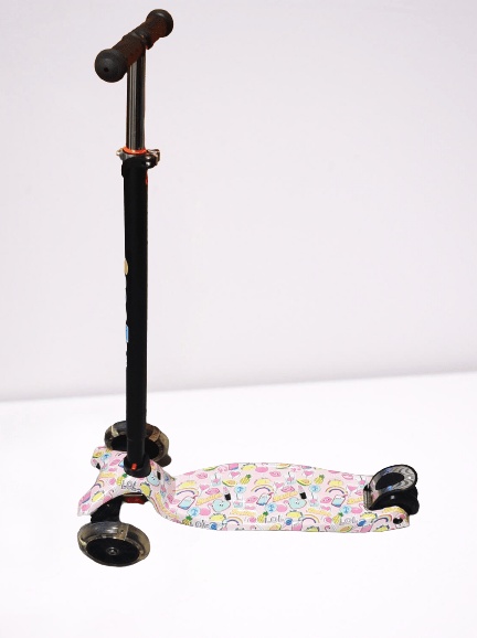 Pink 3-Wheel Scooter with LED Lights on Wheels