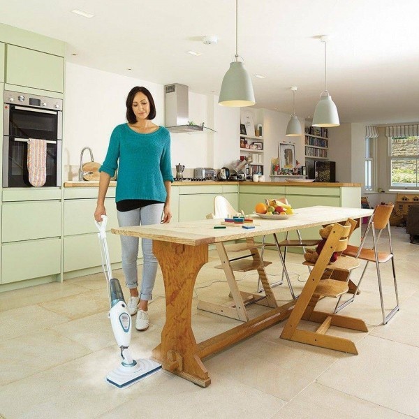 Black & Decker 3bar Pressure Steam Cleaner with Pole