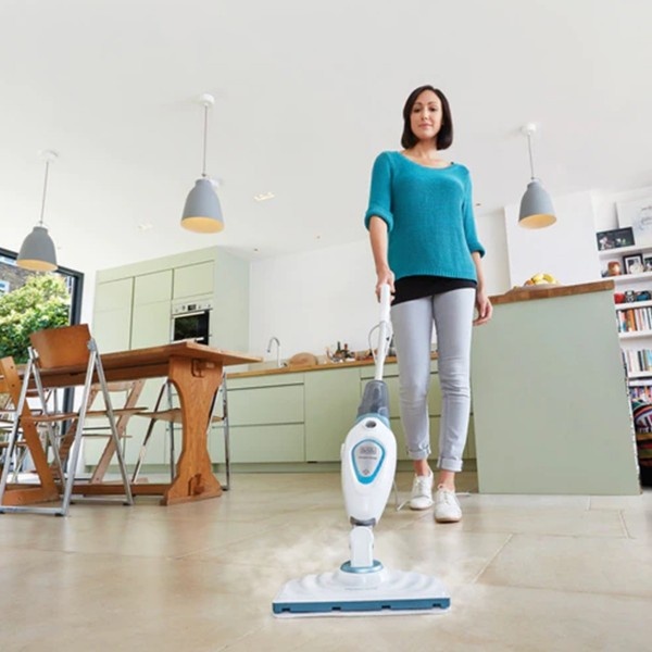 Black & Decker 3bar Pressure Steam Cleaner with Pole