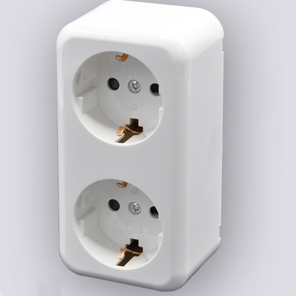 Double wall mounted sucker outlet 3840W 220-240V 16A IP20 without lid mini white