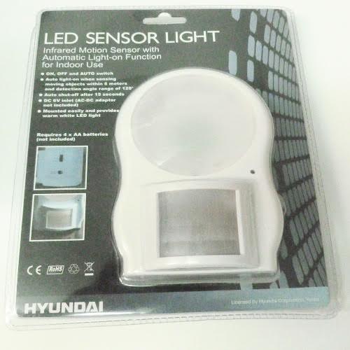 Hyundai Crown Crest LE1 2LB Infrared Motion Sensor with Light