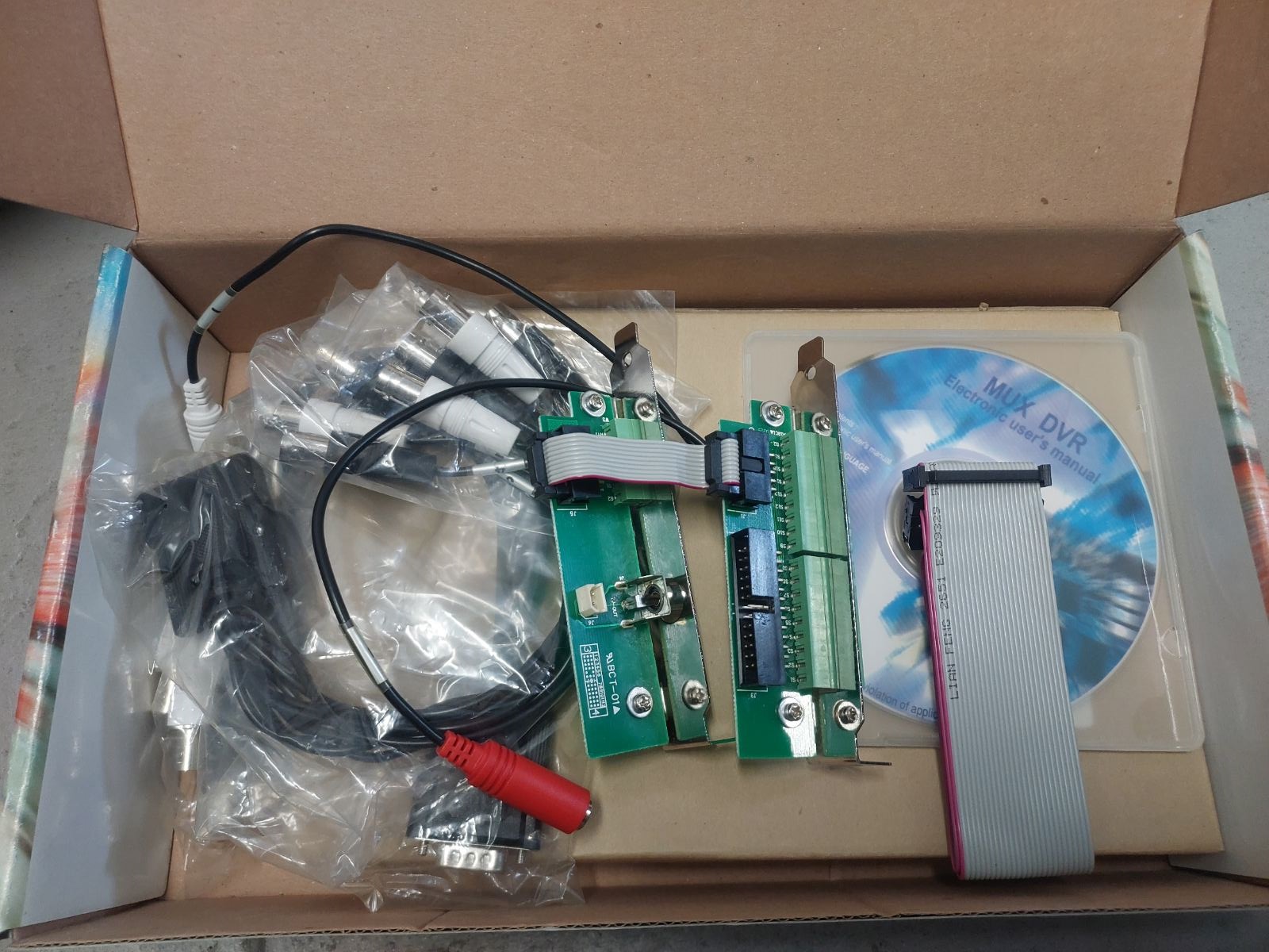 PCI DVR Card (D-Type, ) (16-CHANNELS) (Retail Package) (MP4-16240)