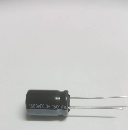 ΠΥΚΝΩΤΗΣ ΓΙΑ ΜΗΤΡΙΚΕΣ ΗΛΕΚ/ΚΟΣ ΚΑΘ. 1500μF/6.3V 105°C