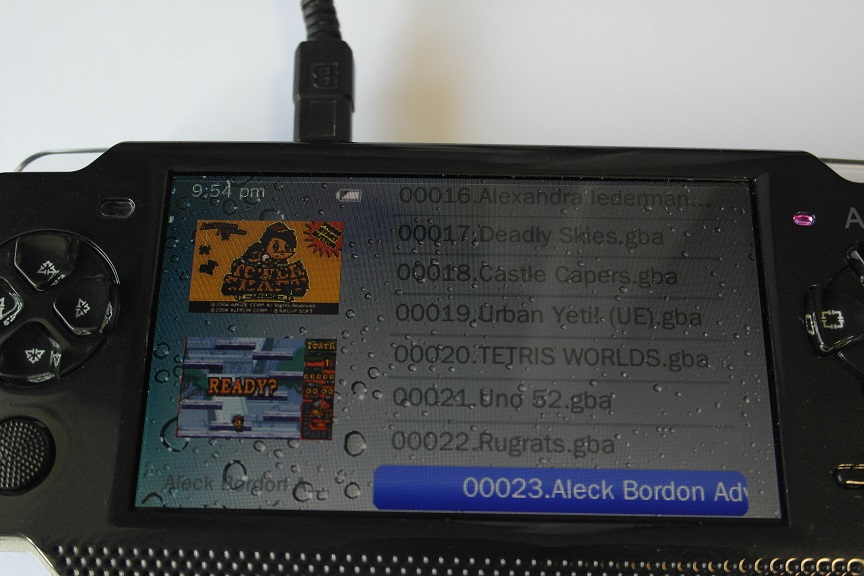 Handheld Console Game Player 8gb with 2500 games, black color - OEM