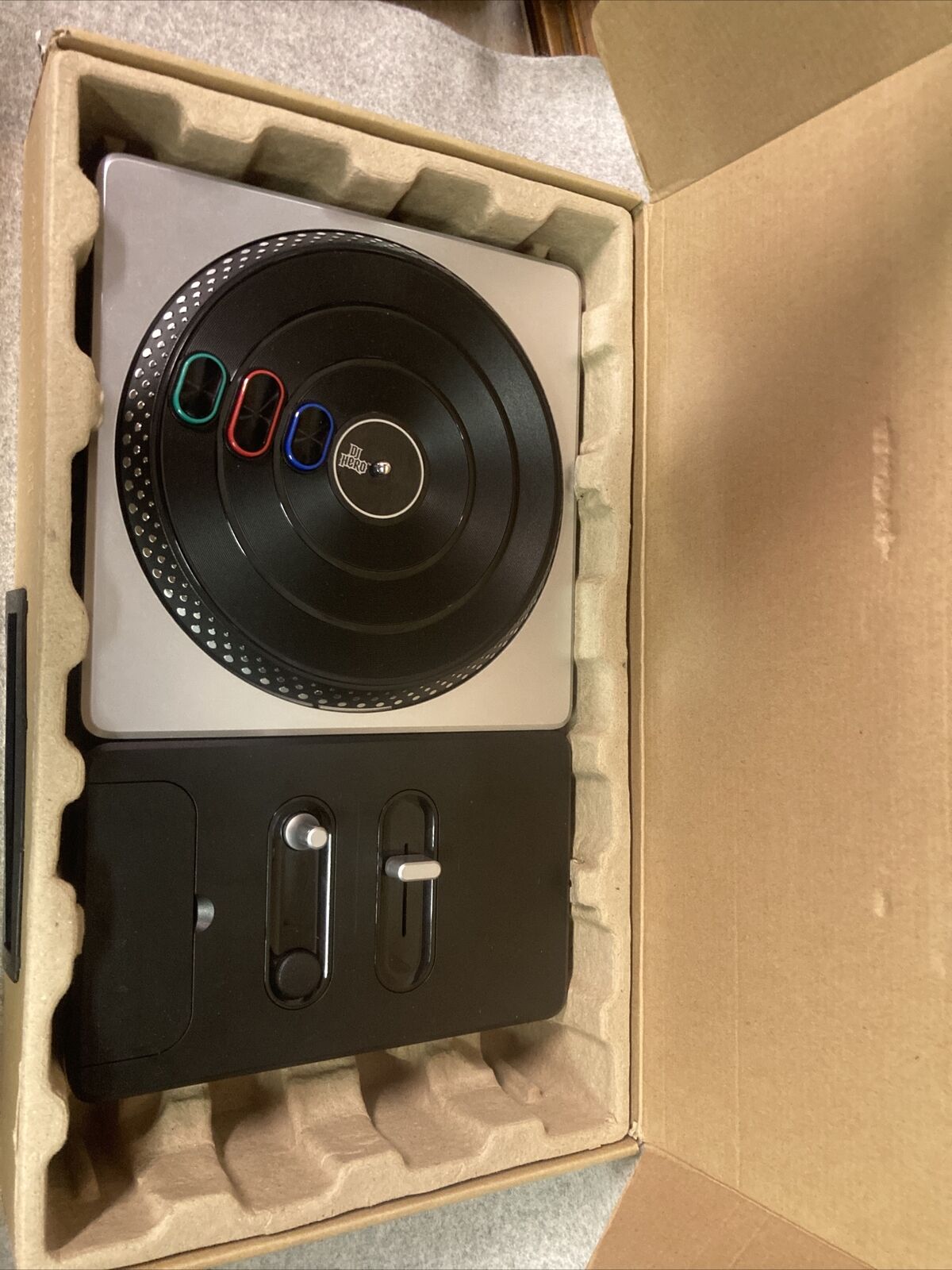 DJ Hero Wired Stand-Alone Turntable (2/Playstation) (PS2/PS3)