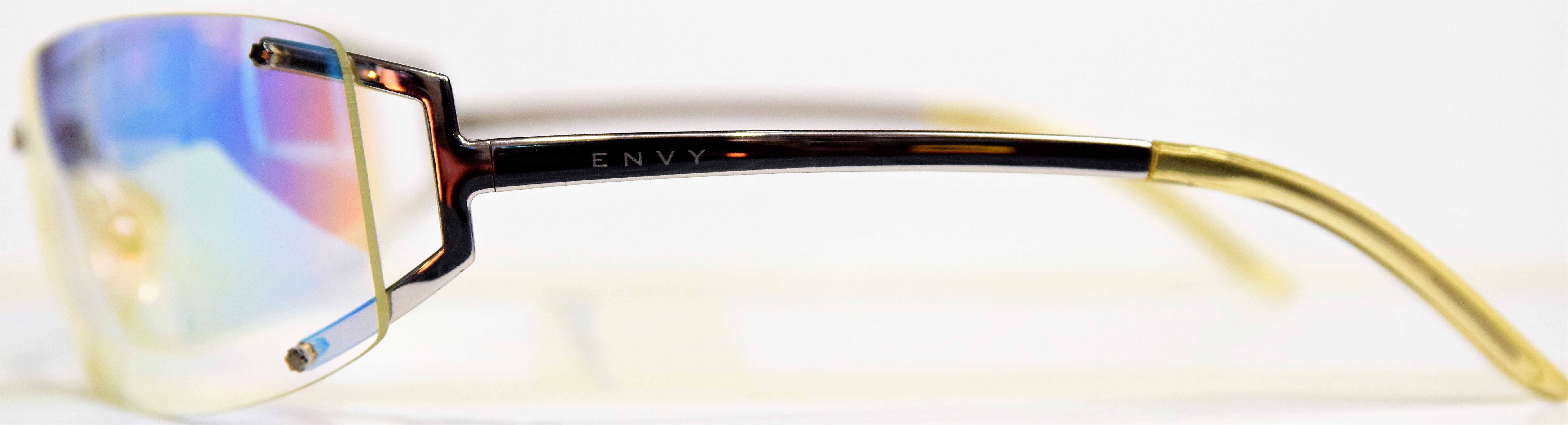 Vintage 2000's sunglasses ENVY E4024D SISI 115