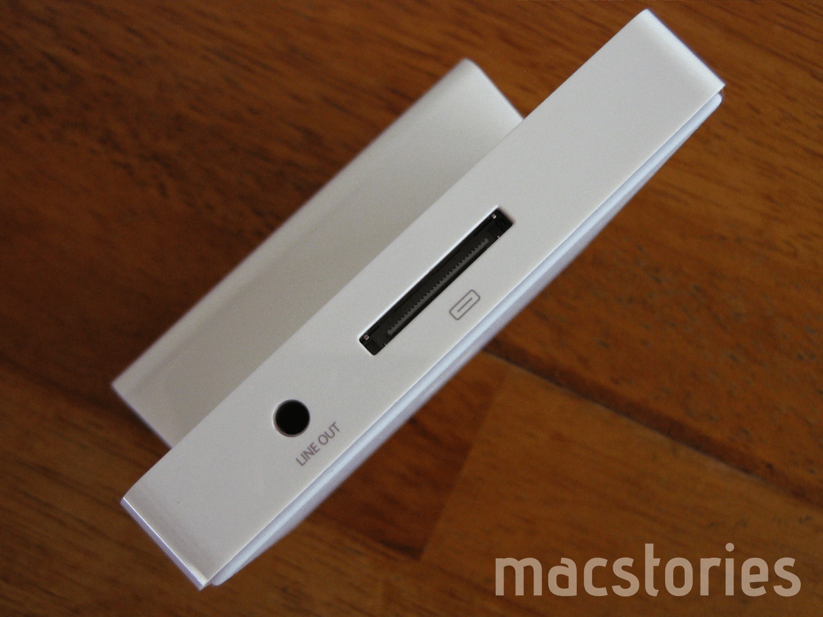 The new iPad Dock (OEM)
