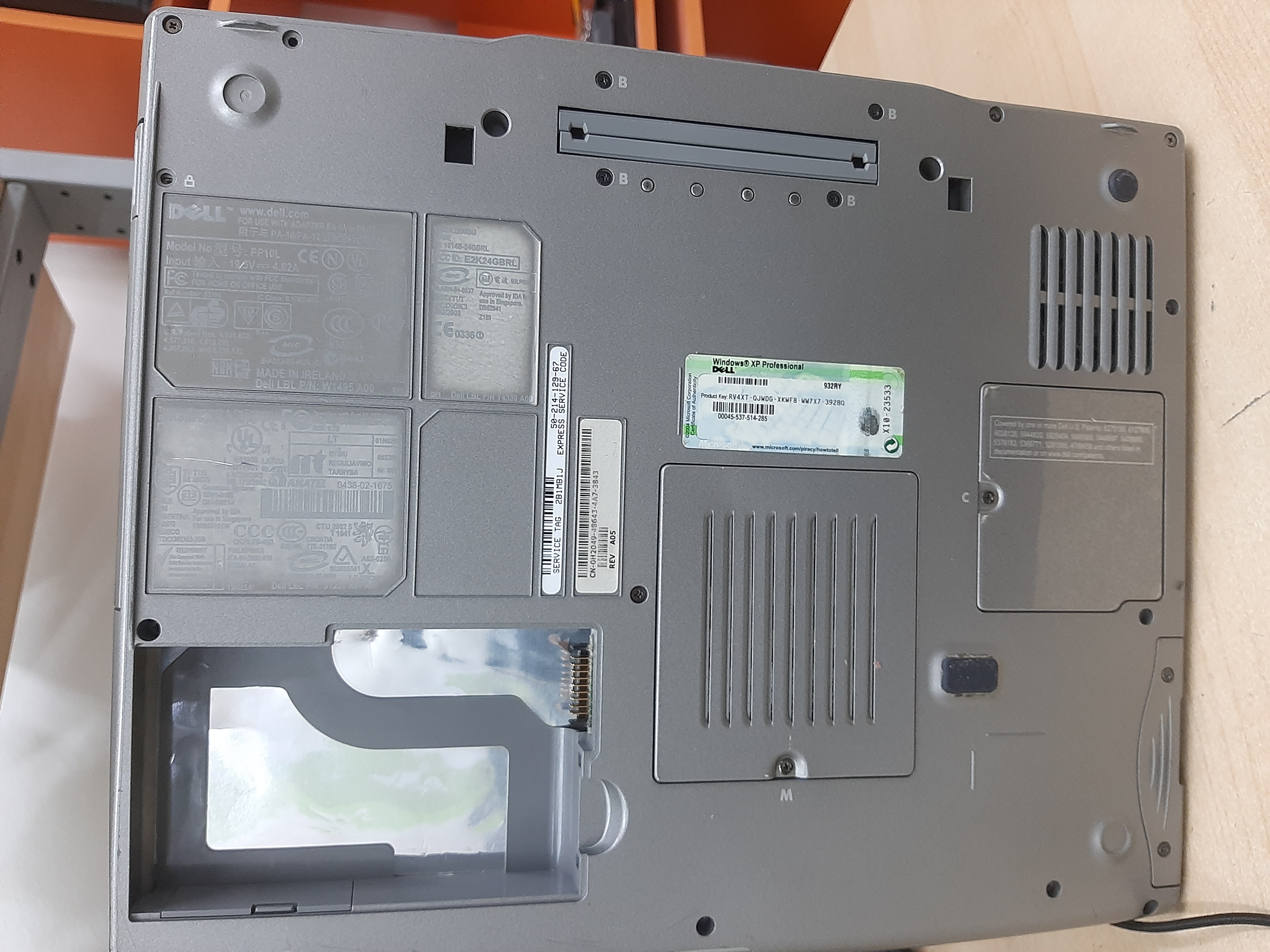 DELL LATITUDE D505 PP10L - Pentium 1.60Ghz - 1GB - 30GB - (lubuntu 184 x86)