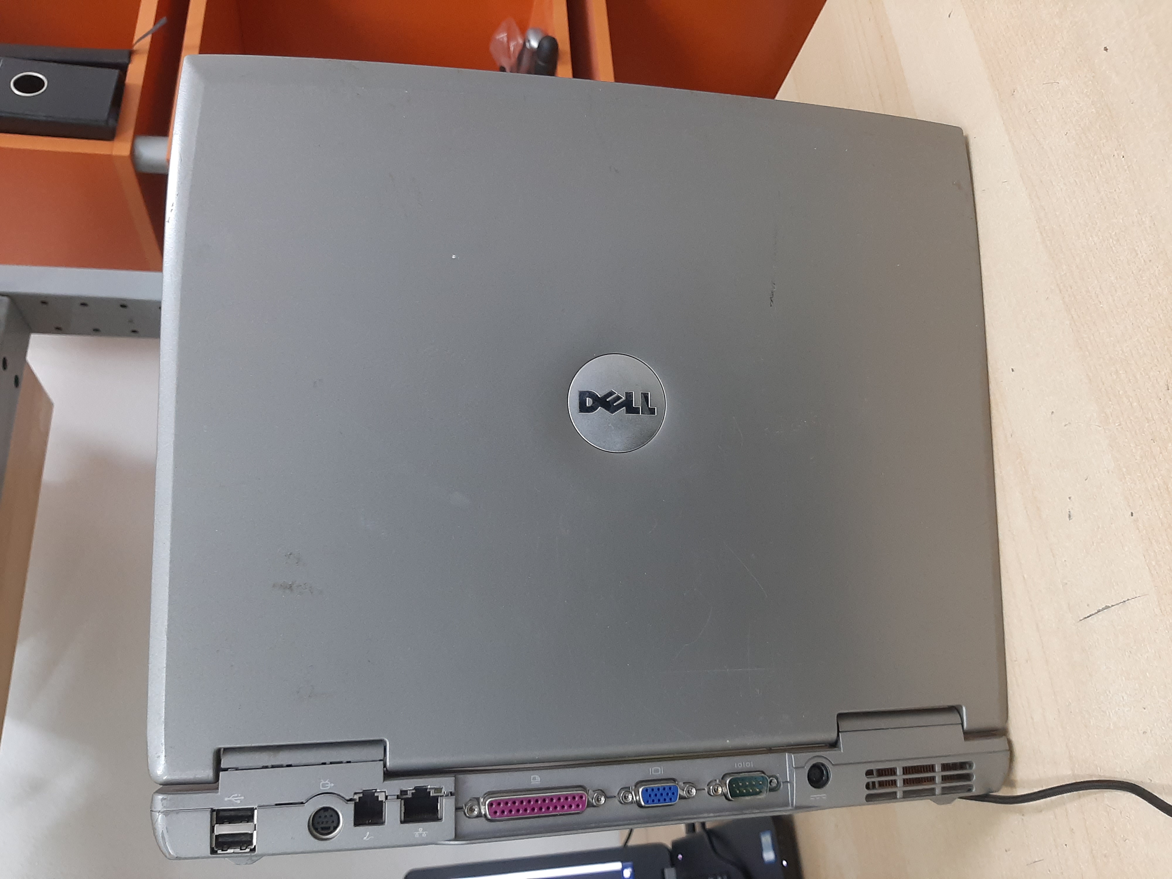 DELL LATITUDE D505 PP10L - Pentium 1.60Ghz - 1GB - 30GB - (lubuntu 184 x86)