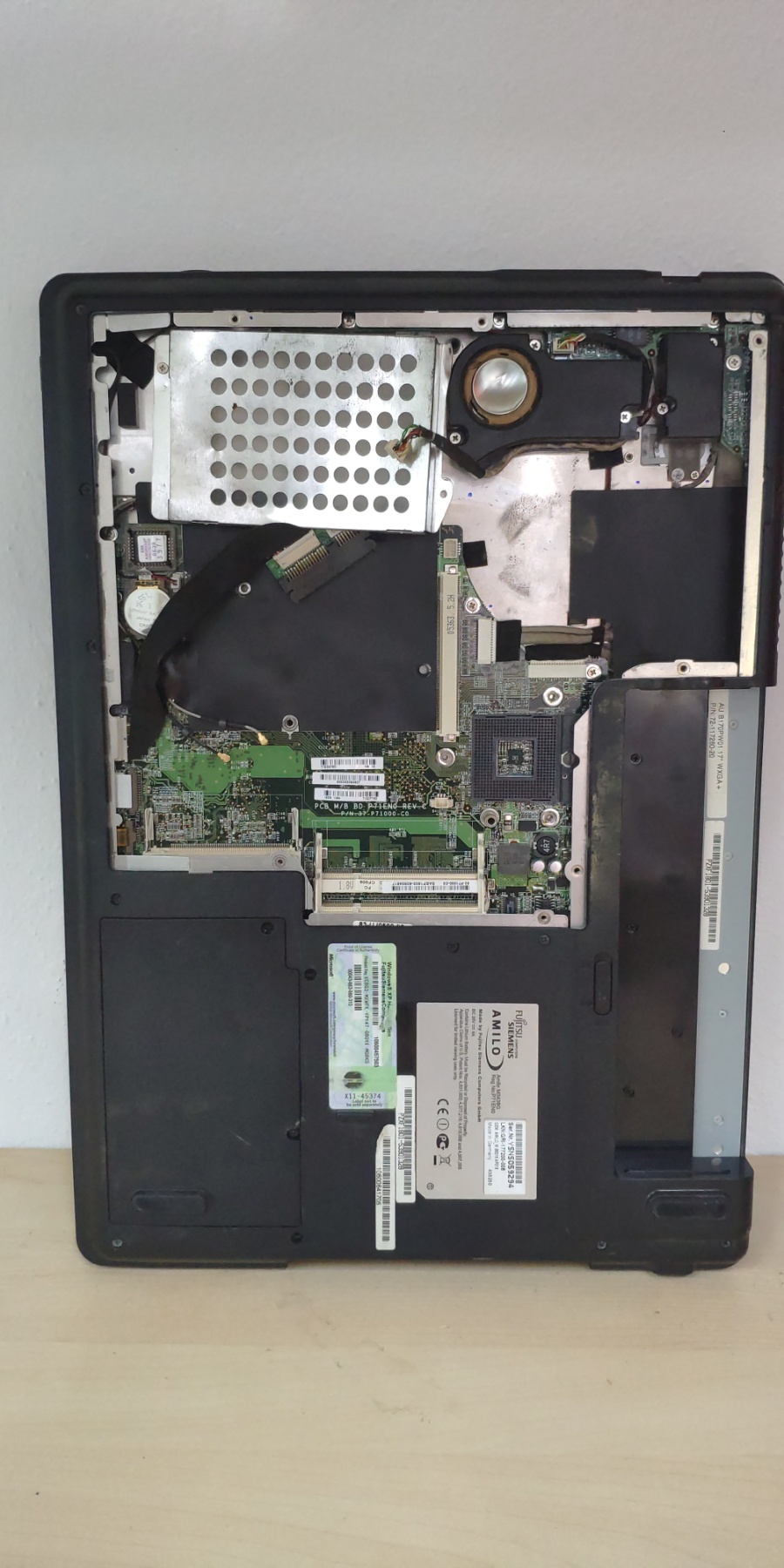 Ανταλλακτικά για λάπτοπ Fujitsu Amilo M3438G