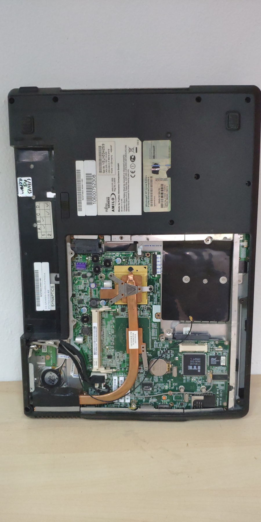 Ανταλλακτικά για λάπτοπ Fujitsu Amilo Pi 1505
