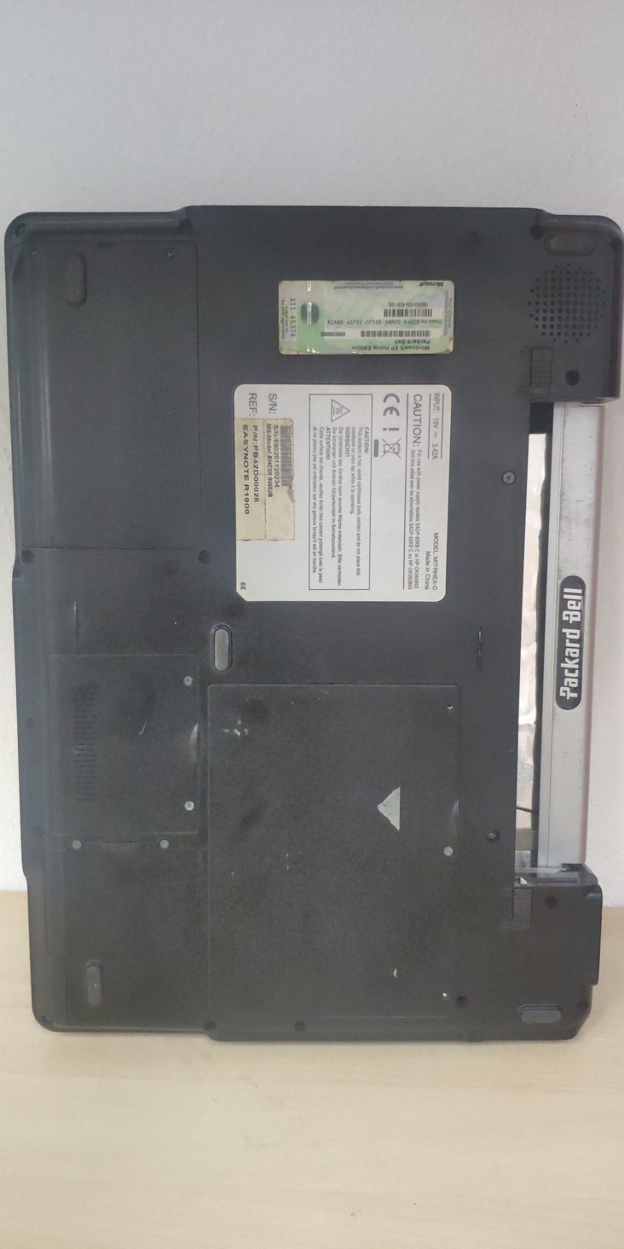 Ανταλλακτικά για λάπτοπ Packard Bell EASYNOTE R1900