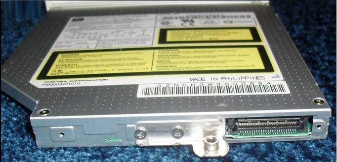 TOSHIBA S1900 CD-RW/DVD-ROM OPTICAL DRIVE SD-R2212 (USED)