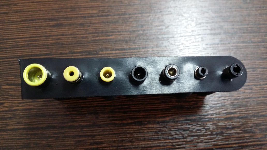 Universal βύσμα για φορτιστή φορητού υπολογιστή - 2 pins / ανα τεμάχιο