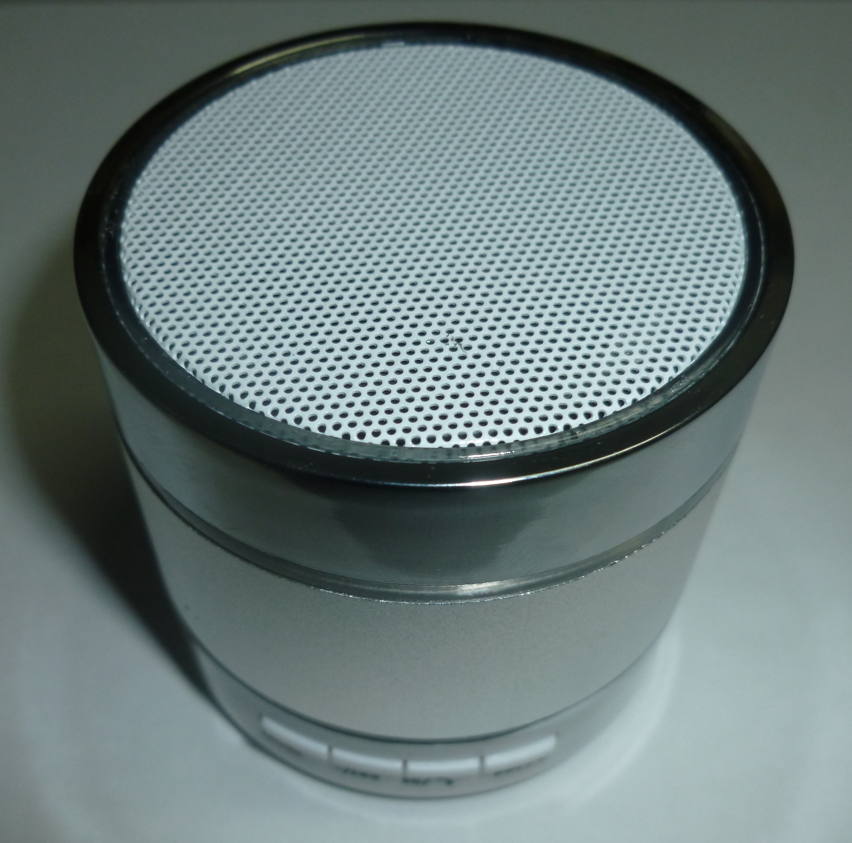 S09U Μίνι φορητό Ηχείο Bluetooth Με Στερεοφωνικό Ραδιόφωνο Με υποστήριξη TF Micro SD Mνήμης και Υποδοχή USB Ασημί